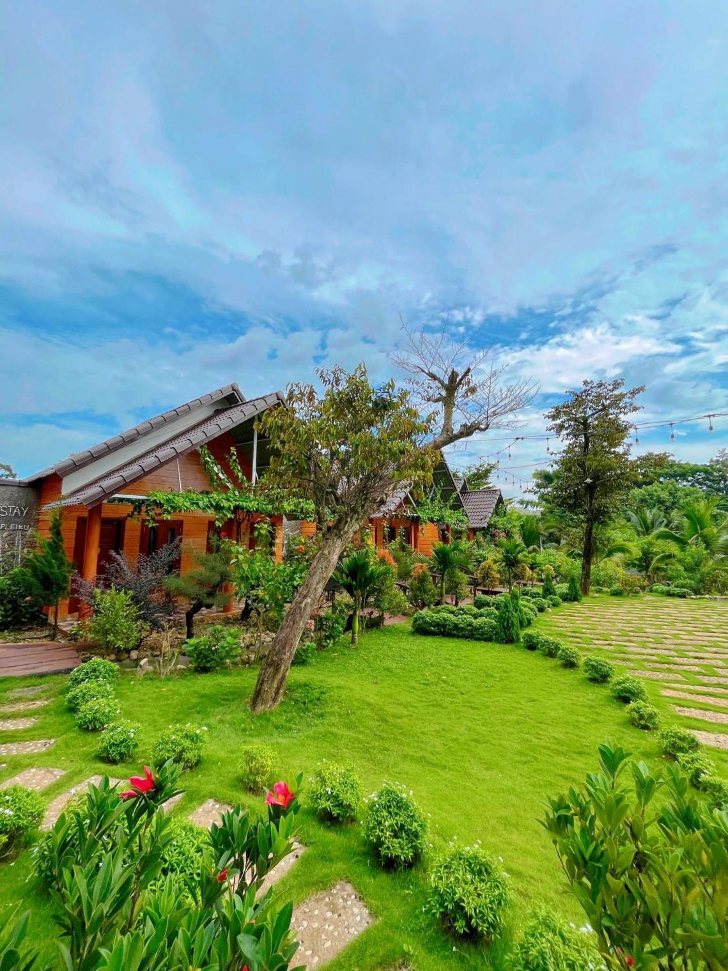 Sora Homestay Pleiku Exterior foto